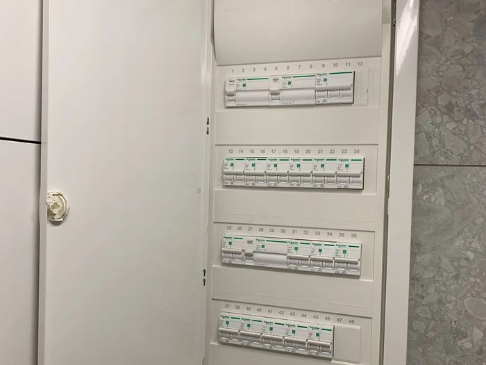 Afgewerkte residentiële kast — JR Électricien